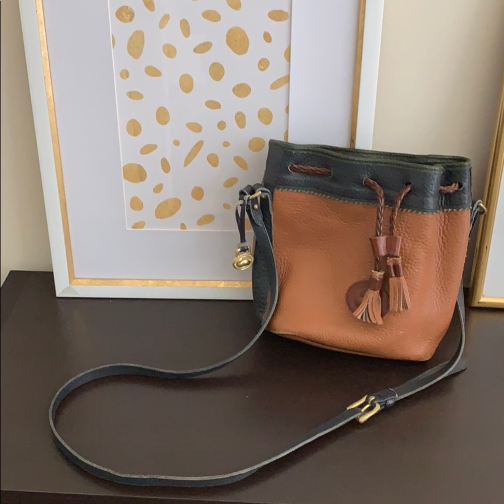 Vintage Dooney & Bourke shoulder bag